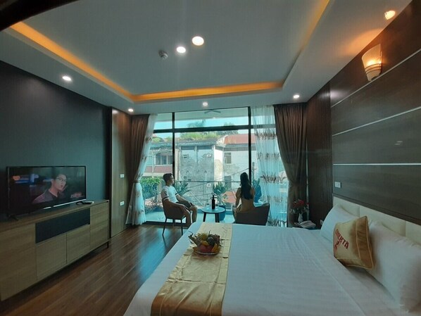 Untuvapeitot, minibaari, pimennysverhot, silitysrauta/-lauta