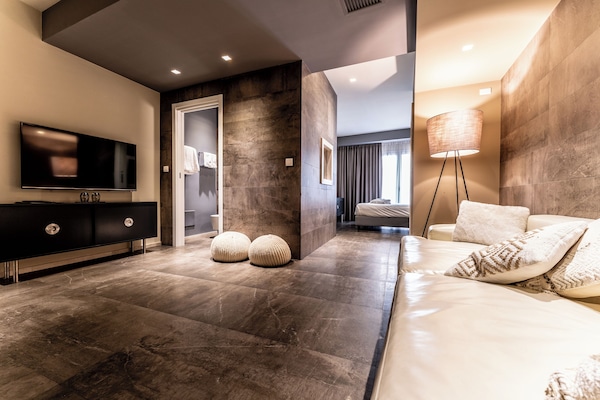 Suite Deluxe, 1 letto queen | 1 camera, biancheria da letto di alta qualità, minibar