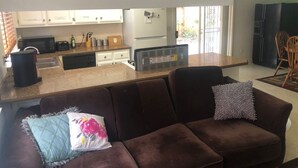 Living area - WHOLE Family - Wolfgram (Sacramento)