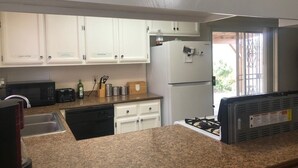 Shared kitchen - WHOLE Family - Wolfgram (Sacramento)