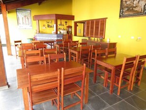 Bao gồm bữa sáng buffet hàng ngày 