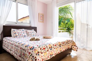 2 bedrooms, iron/ironing board, internet, bed sheets