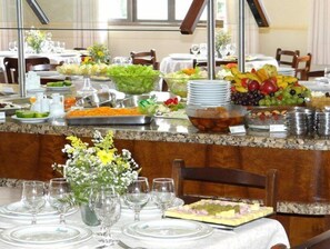 Ilmainen päivittäinen buffetaamiainen