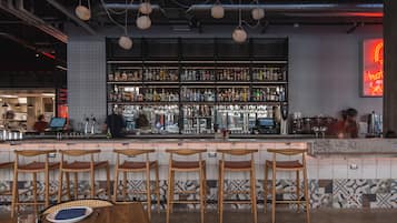 酒吧(店内)