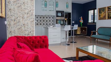 Appartement, 2 slaapkamers (Harmonia) | Woonkamer | Smart-tv en betaalfilms