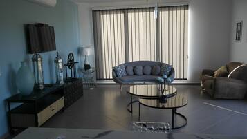 Appartement, 3 slaapkamers (Convivial) | Woonkamer | Smart-tv en betaalfilms