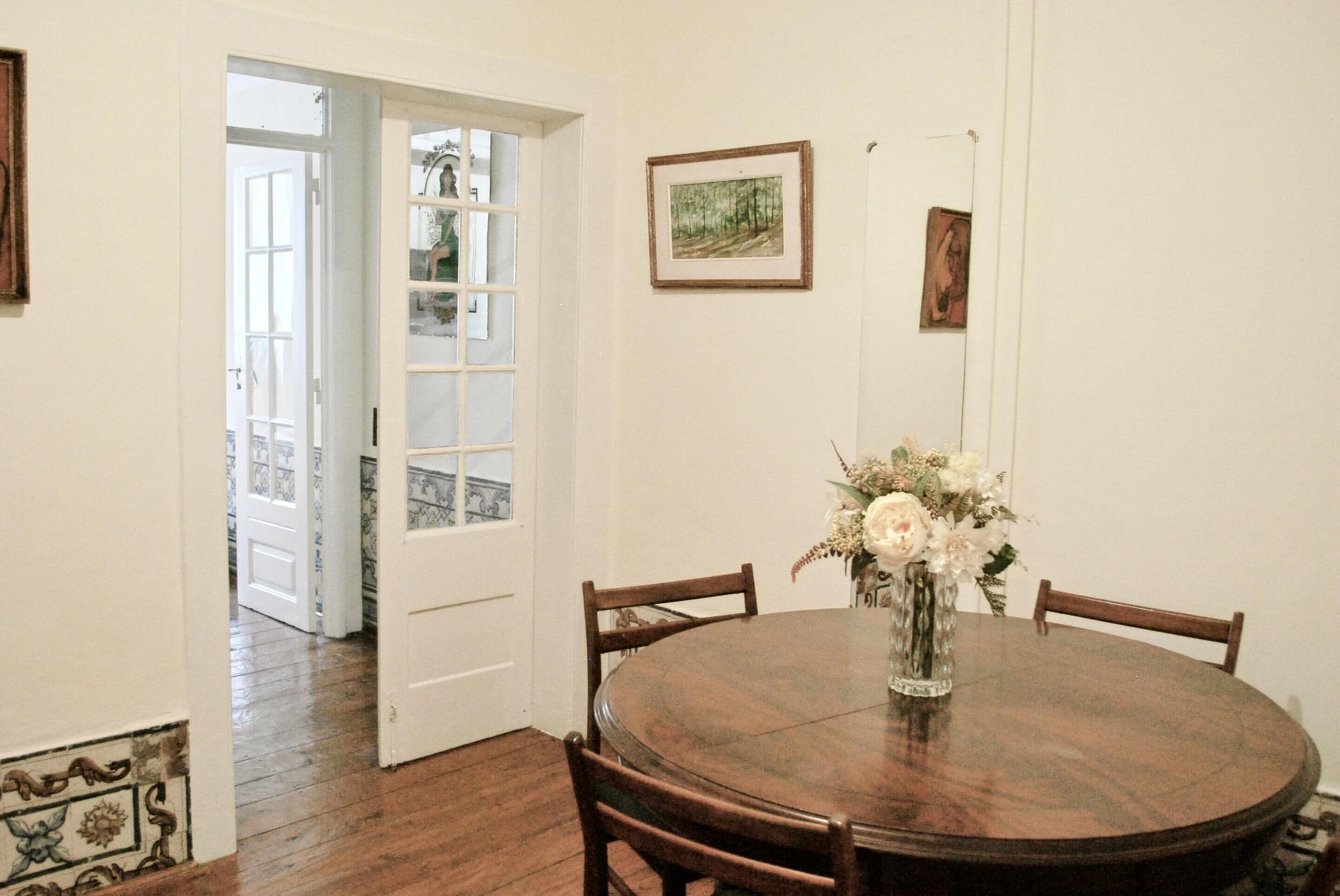 Appartement Confort, salle de bains privée, vue ville | Restauration