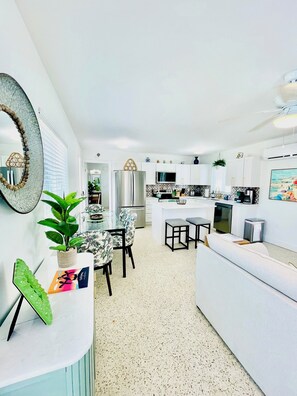 Smart TV, books, stereo