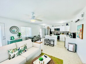 Smart TV, books, stereo