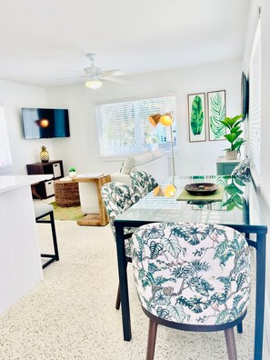 Interior - Steps to the Beach, No Car Needed, Completely Permitted Remodel + King Size Bed! (Indian Rocks Beach)