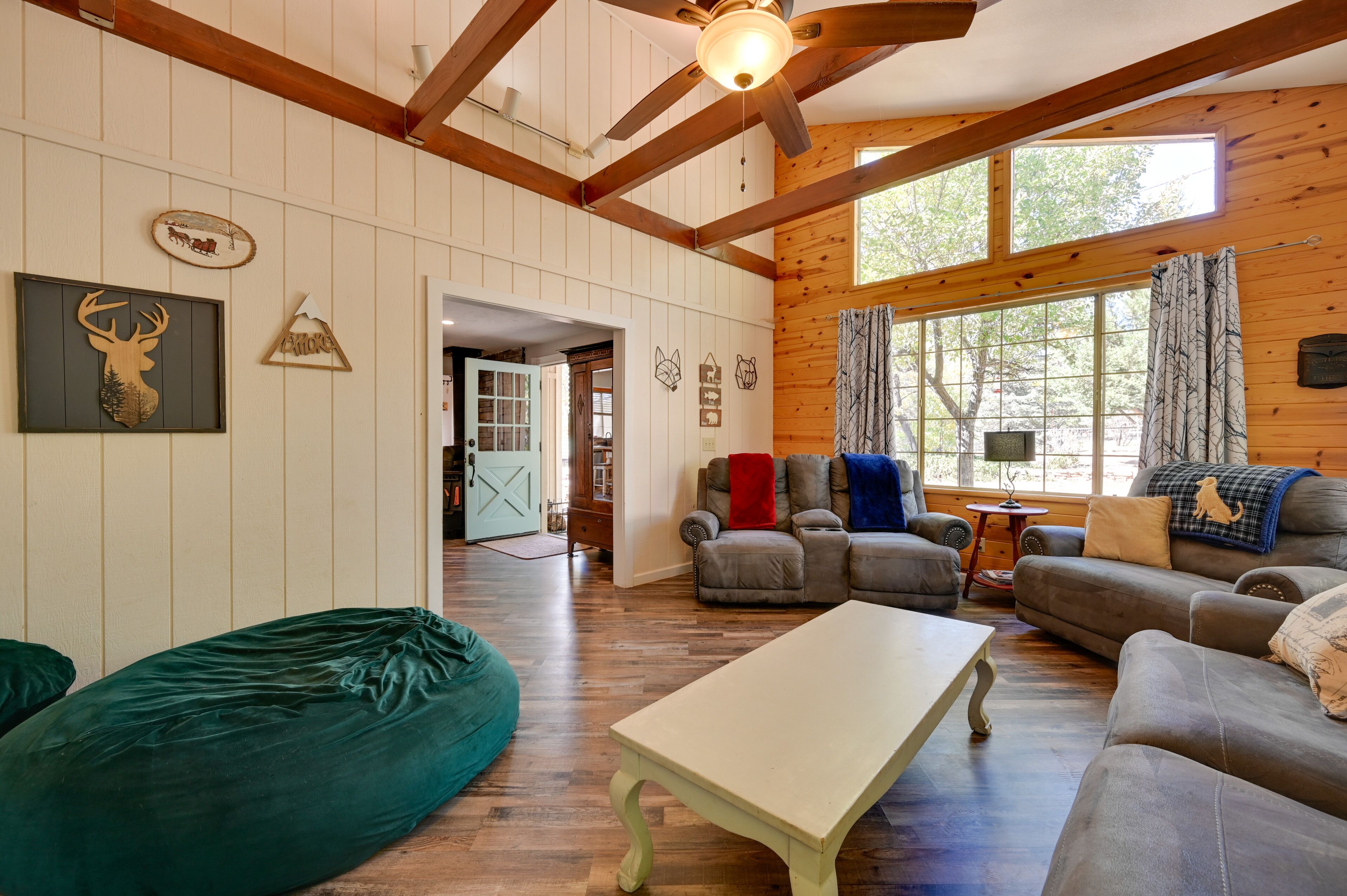Pet-Friendly Strawberry Cottage w/ Patio & Yard!