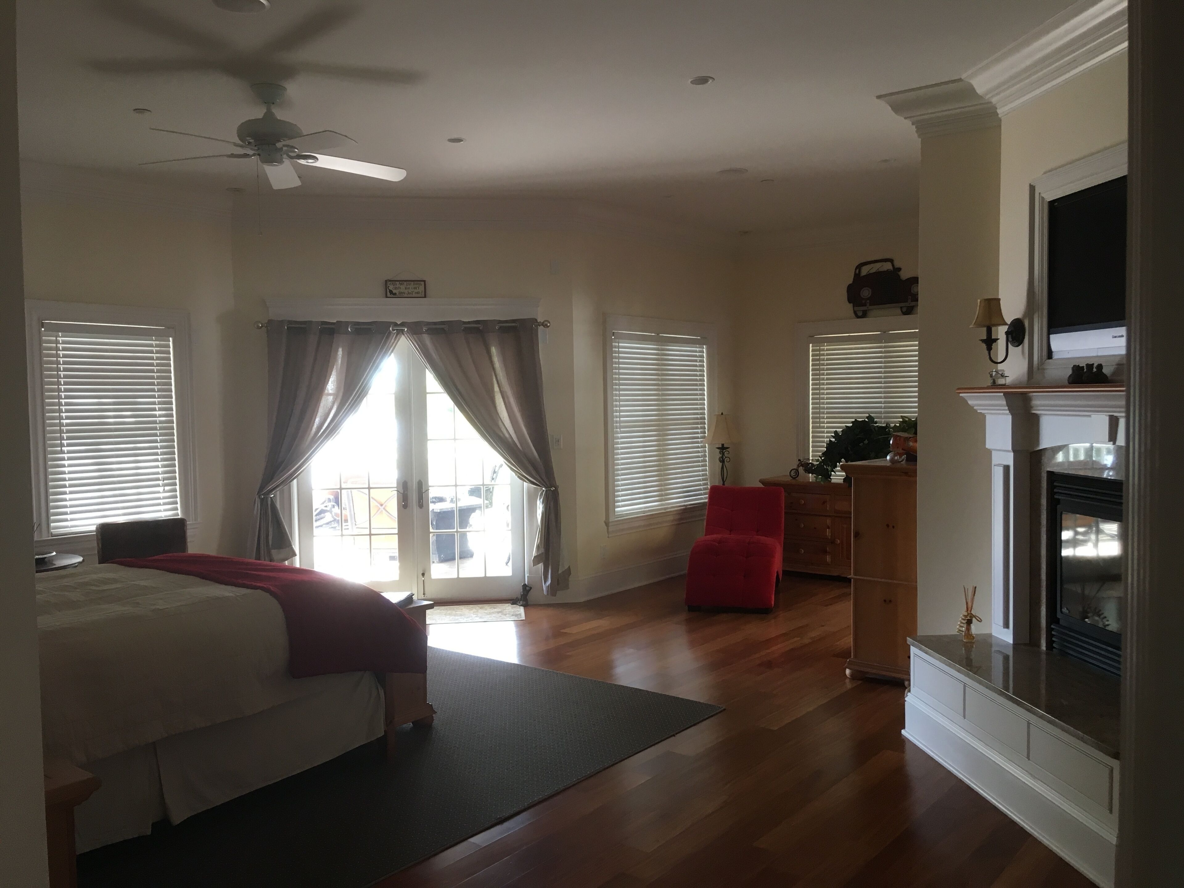 "Tidal Treasure"  Guest Master Kitchenette/Den Guest room 5 of 10