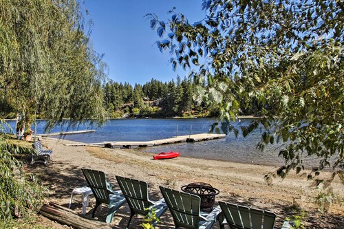 The Lake House in Rathdrum w/ Beach & Fire Pit