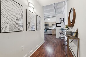 2 habitaciones, decoración personalizada y muebles diferentes 