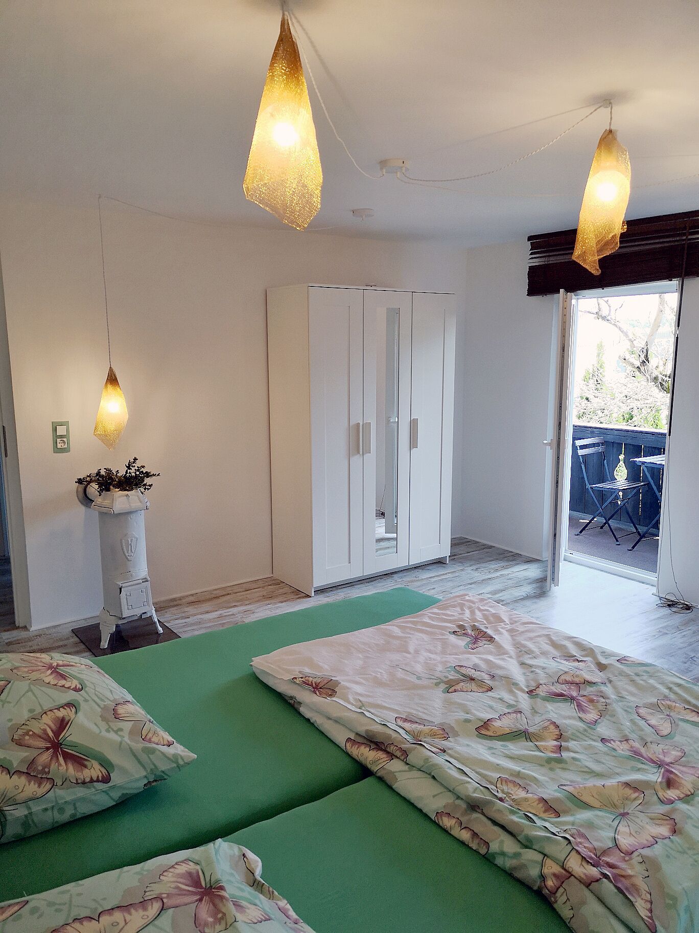 2 Schlafzimmer, Schreibtisch, schallisolierte Zimmer