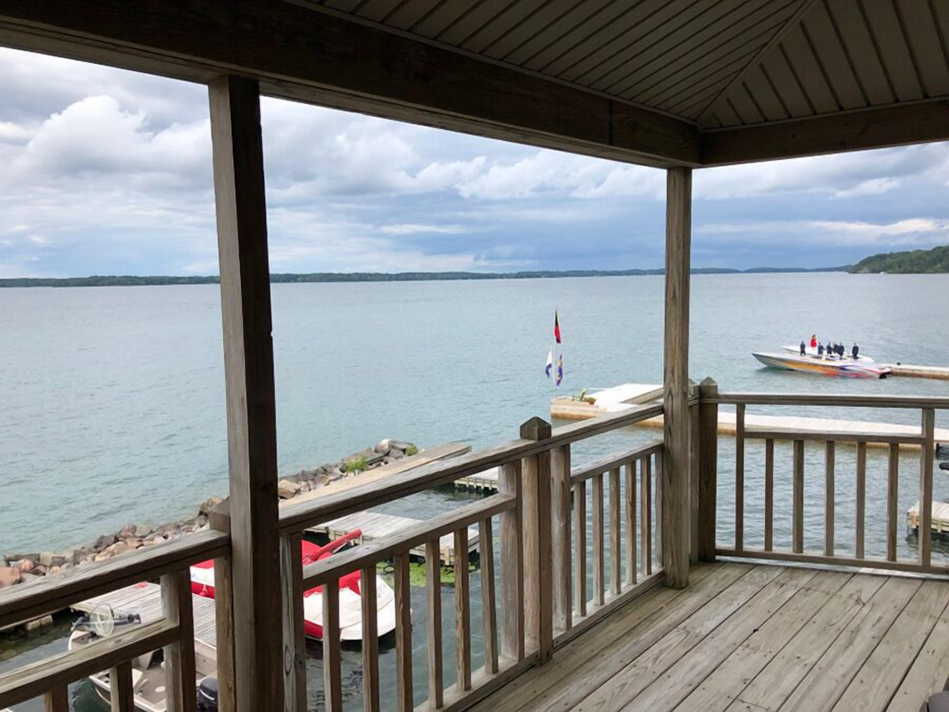 2-BR Riverfront (Top Floor) | Individually decorated, individually furnished, desk, free WiFi