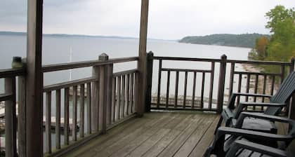 West Winds Motel & Cottages