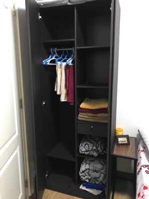 1 bedroom, in-room safe, WiFi, bed sheets