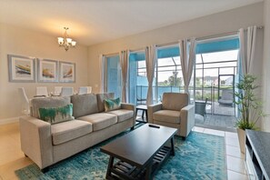 House | Living room | Flat-screen TV, DVD player - Charming 4bed 3bath Pool Townhm Festival Resort (Davenport)