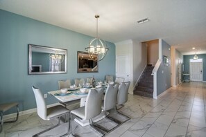 Private kitchen - Alluring 8bed 5bath Pool Villa at Champions Gate (Davenport)