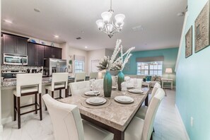 House | Private kitchen - Artistic 5bed 4bath Pool Townhm at Lchampions Gate (Davenport)