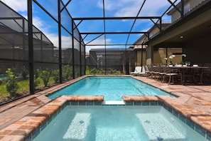 Casa | Piscina | Una piscina al aire libre