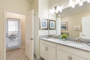 Room - Plush 8bed 5bath Pool Villa Champions Gate (Davenport)