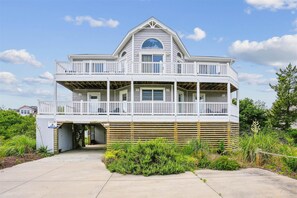 Exterior - 2 min to beach, Private Pool & Hot Tub. Ocean Hill (Corolla)