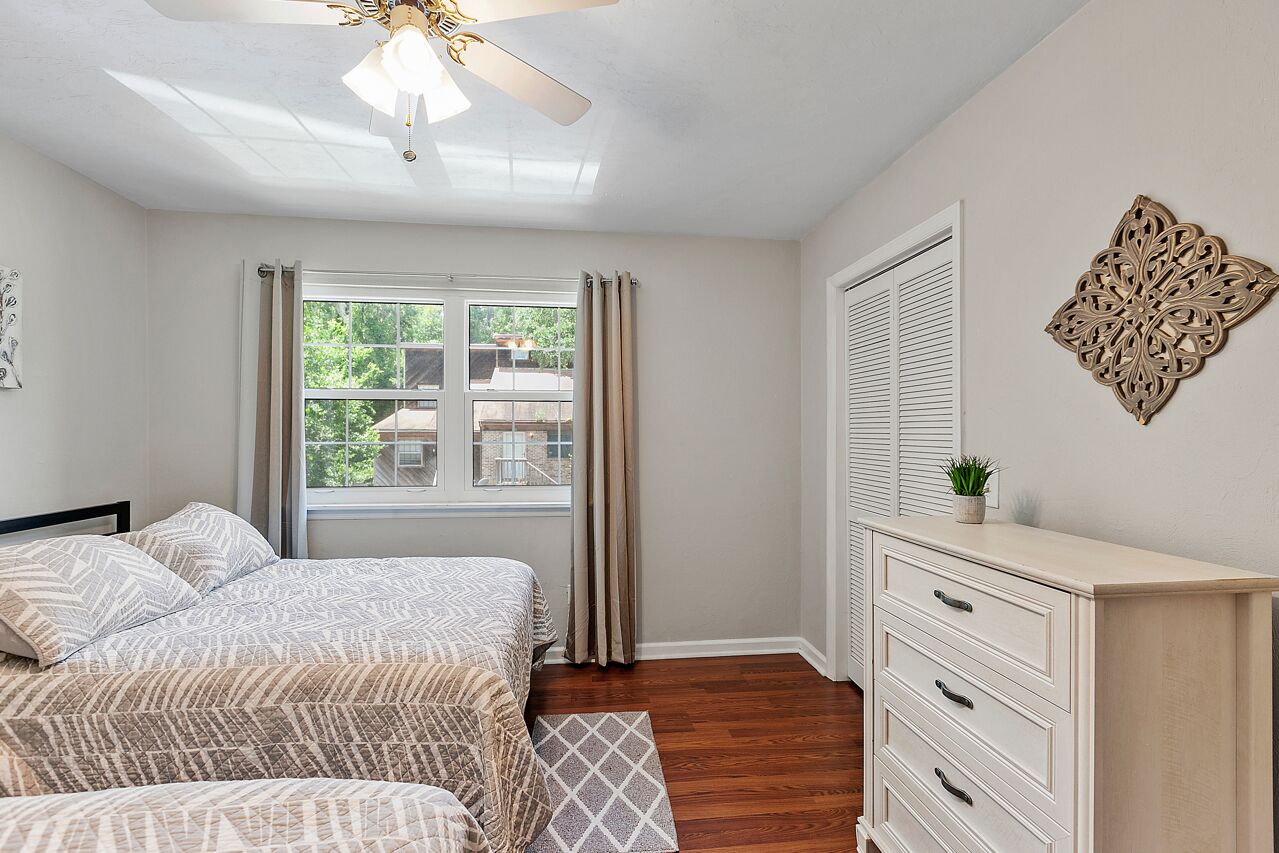 2 chambres, fer et planche à repasser, Wi-Fi gratuit, draps fournis