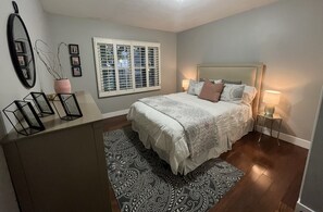 4 bedrooms, desk, iron/ironing board, WiFi