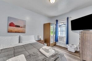 5 makuuhuonetta, työpöytä, silitysrauta/-lauta, Wi-Fi