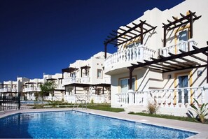 Seasonal outdoor pool - BO003 Bodrum by Villaofsummer (Milas)