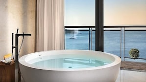 Villa | Baño | Bañera y toallas