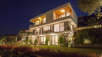 Front of property - evening/night