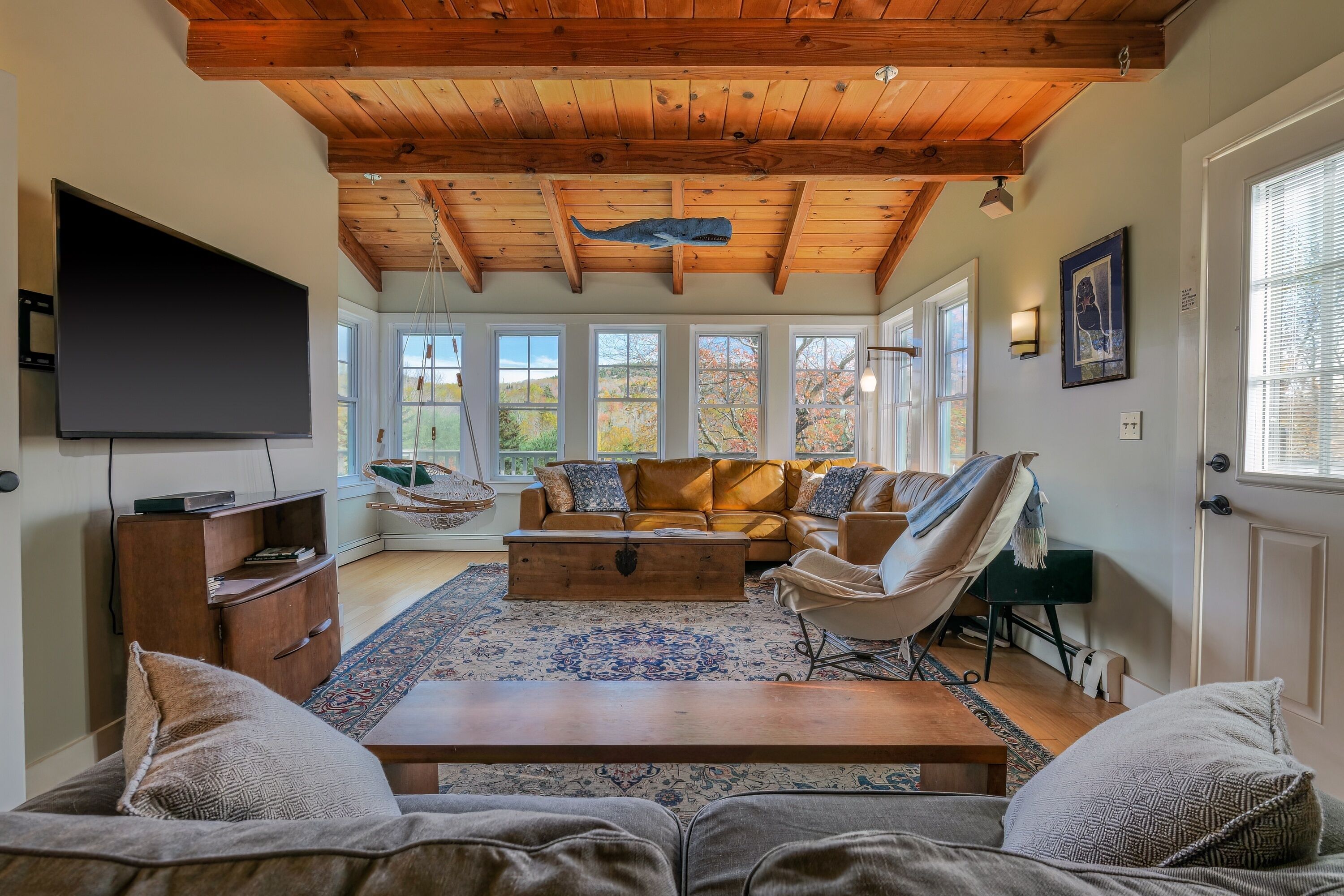 Living room off Kitchen, back door to hot tub on back deck
