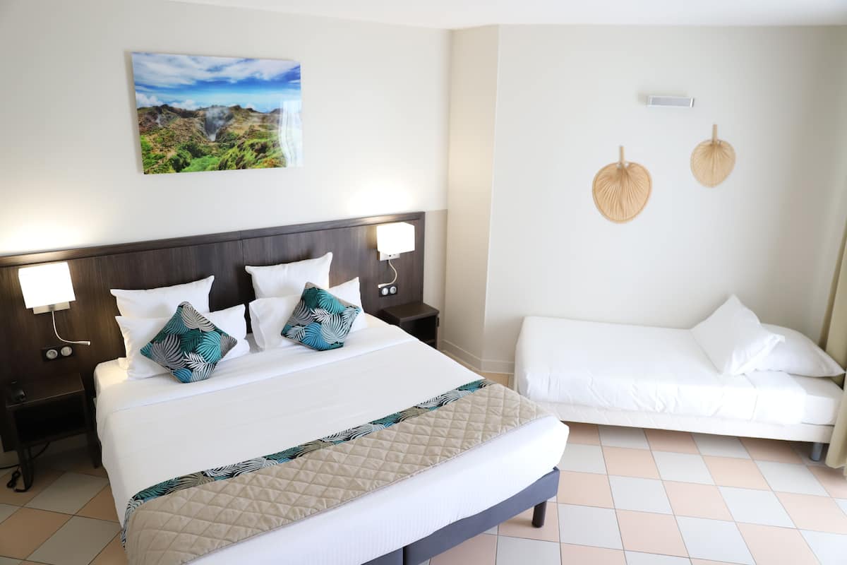 Ropa de cama de alta calidad y artículos del minibar gratis