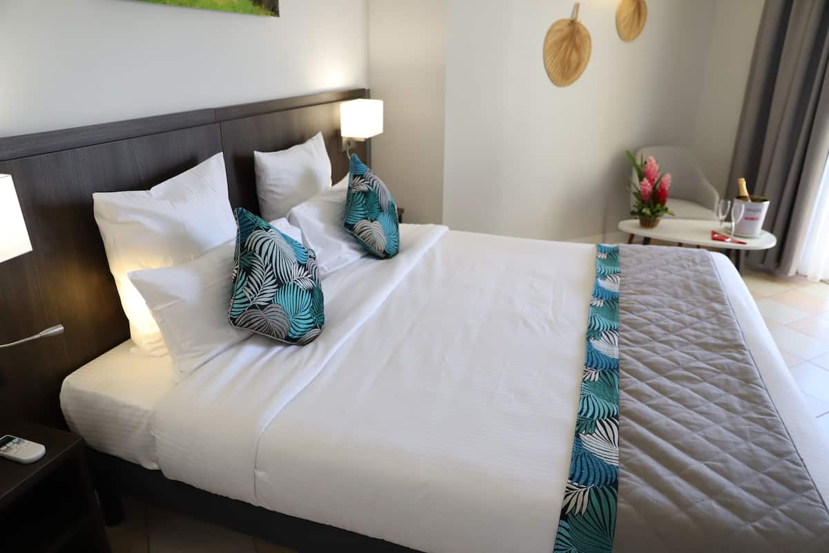 Ropa de cama de alta calidad y artículos del minibar gratis