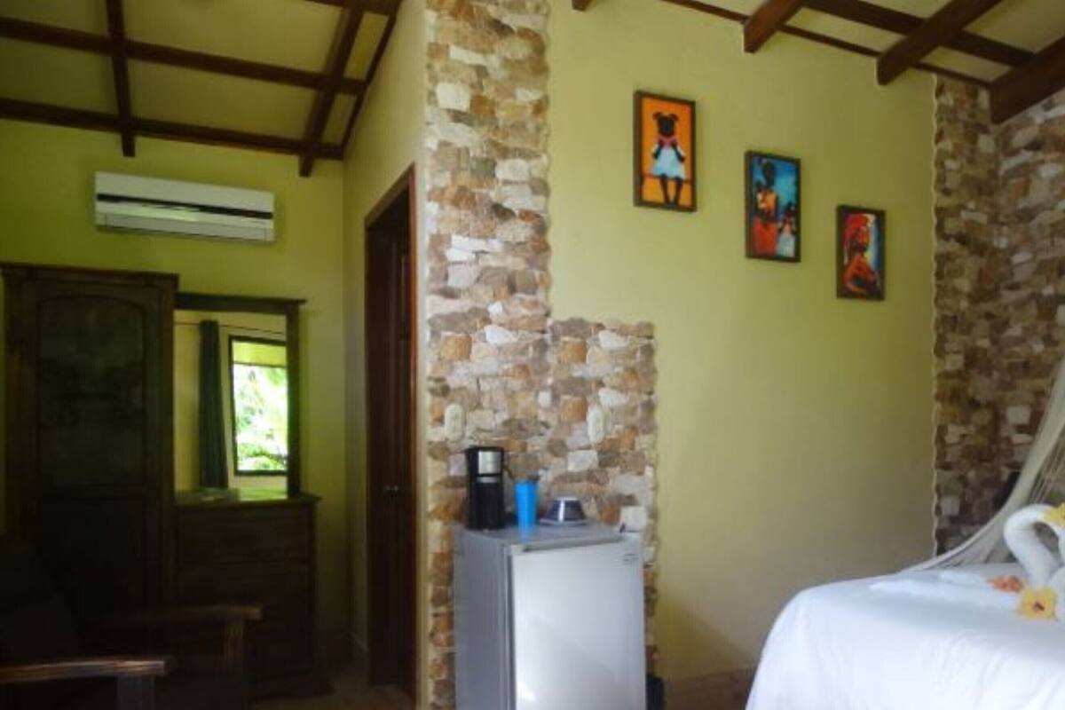 Habitación estándar doble | Caja fuerte, cortinas opacas, wifi gratis y ropa de cama