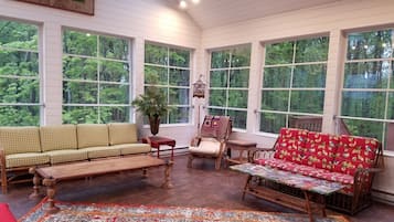 Smart TV, fireplace, DVD player, video library