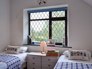 4 bedrooms, free WiFi, bed sheets