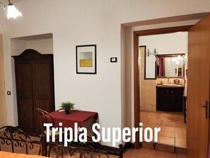 Triple Room | Soundproofing, free WiFi, bed sheets - Casa Montana (Agrigento)
