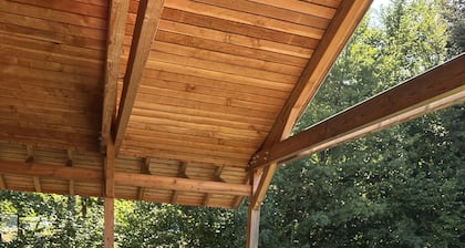 Chaleureux chalet à 500m du lac & commerces exposé sud, animaux acceptés