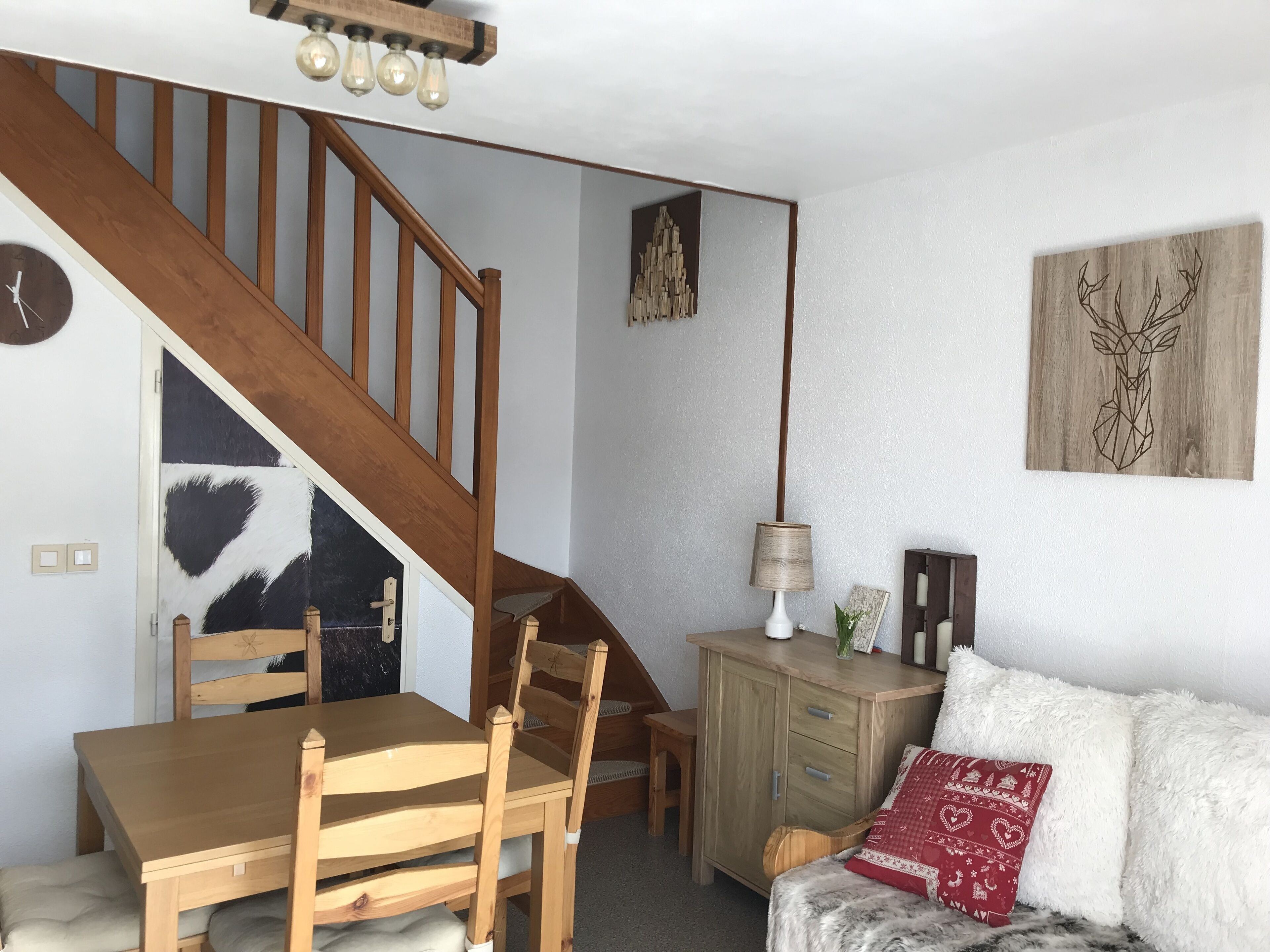 Cozy chalet 500m from the lake & shops facing south