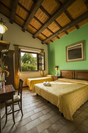 Standard Triple Room | In-room safe, blackout curtains, soundproofing, free WiFi