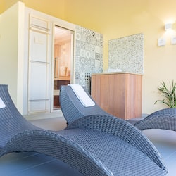 Couples treatment room(s), Turkish bath/hammam, body treatments