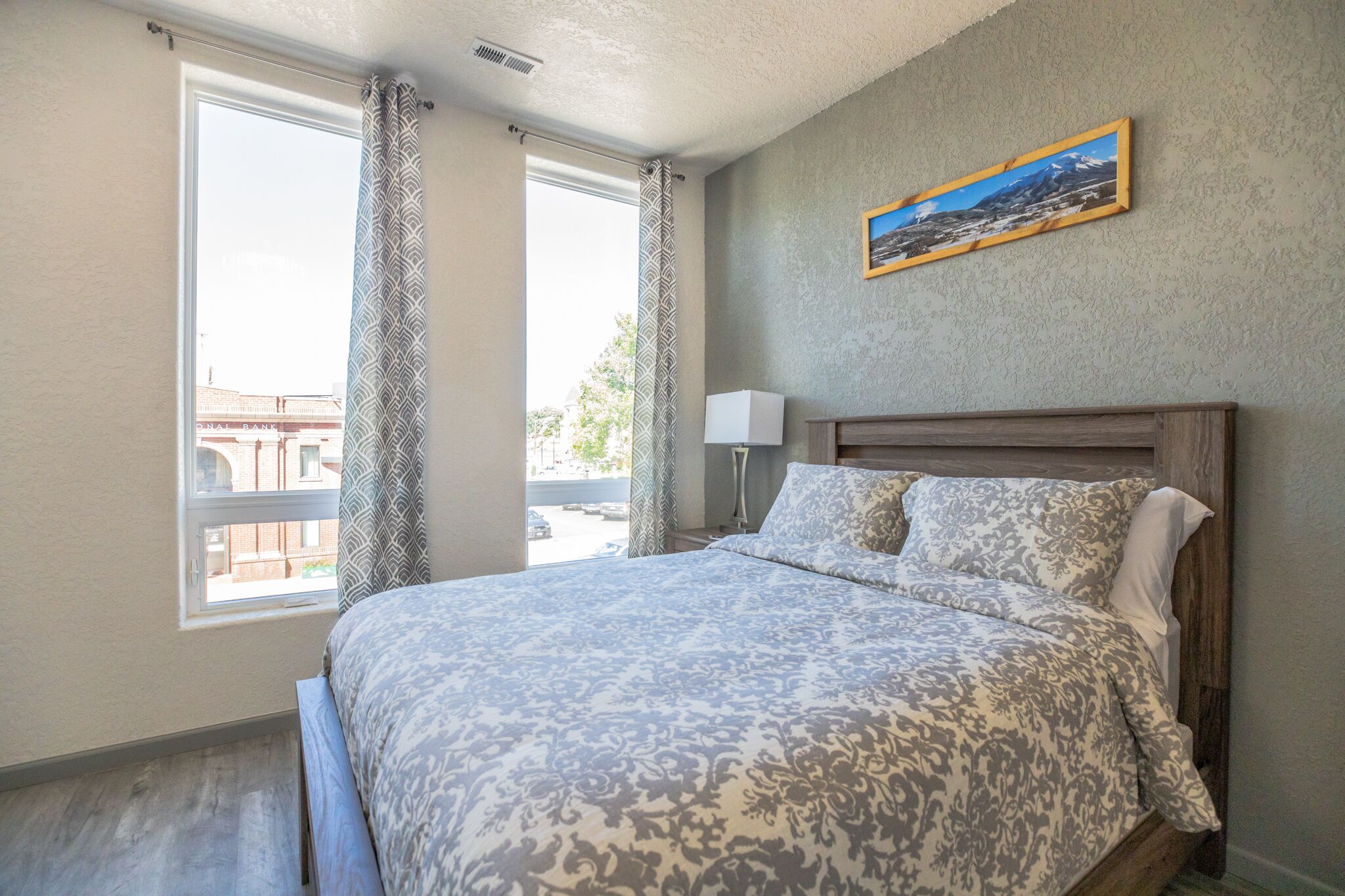 Loft #1 of 5 Private Queen Bedroom, 1 Bathroom Suite