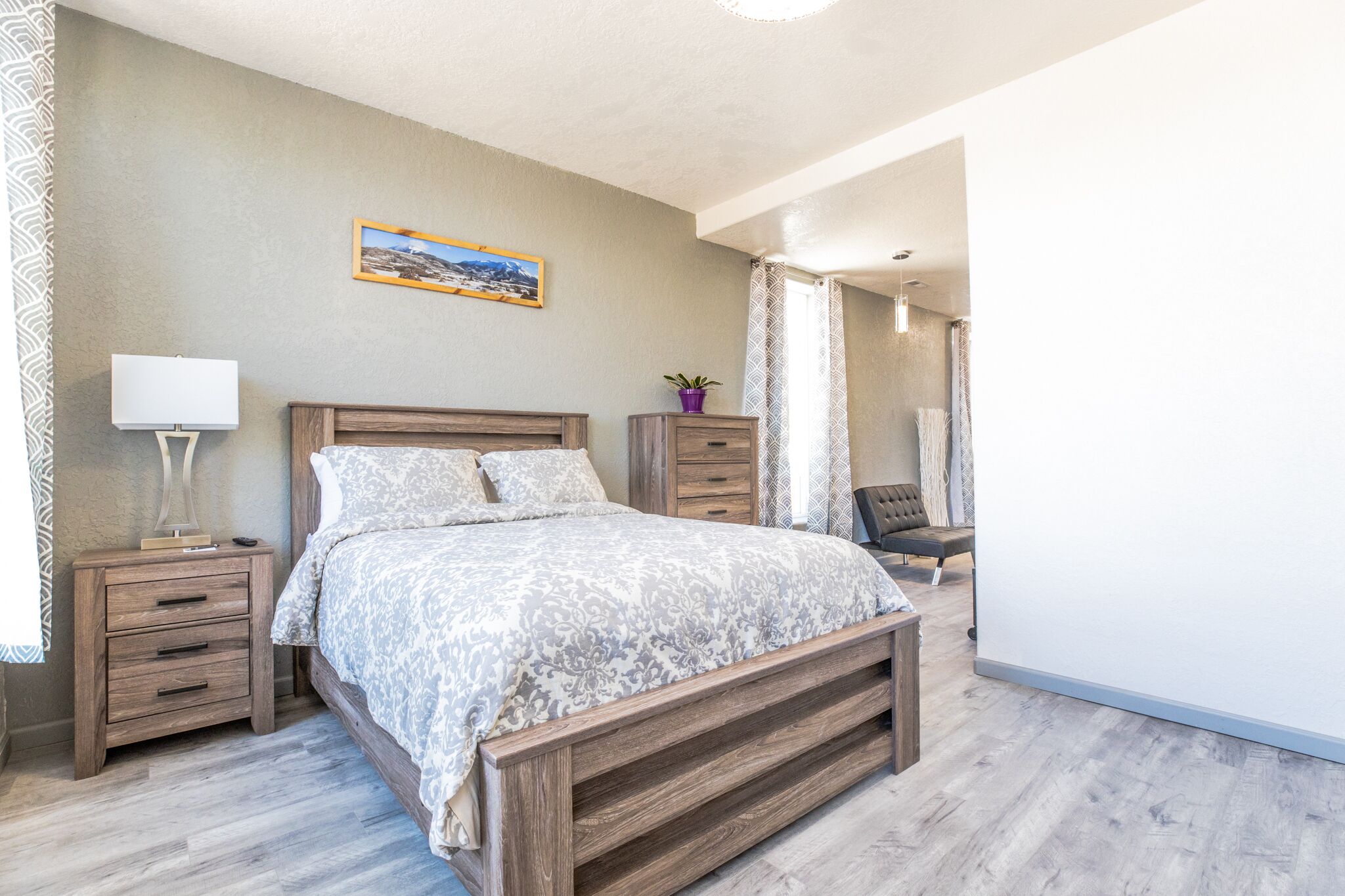 Loft #1 of 5 Private Queen Bedroom, 1 Bathroom Suite