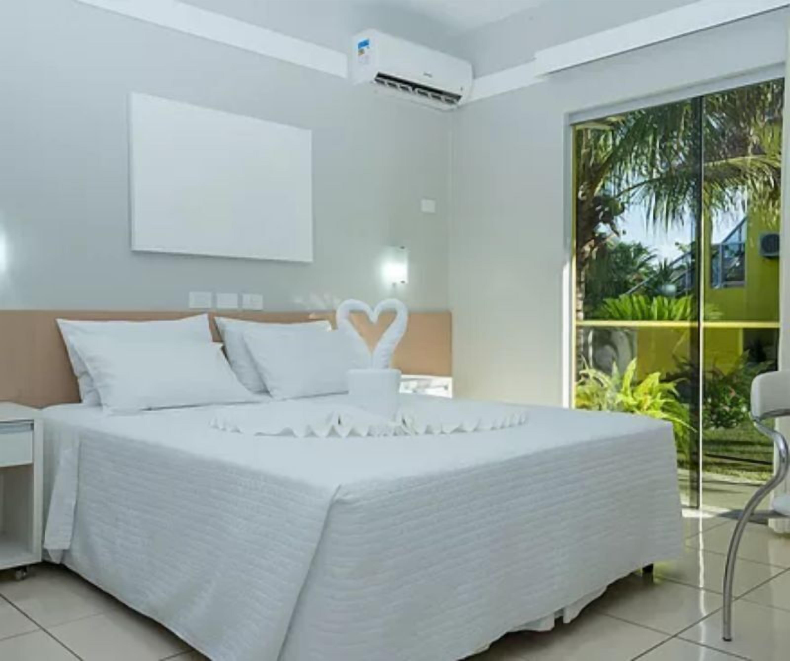 行政套房 | 迷你吧、客房内保险箱、办公桌、免费 WiFi