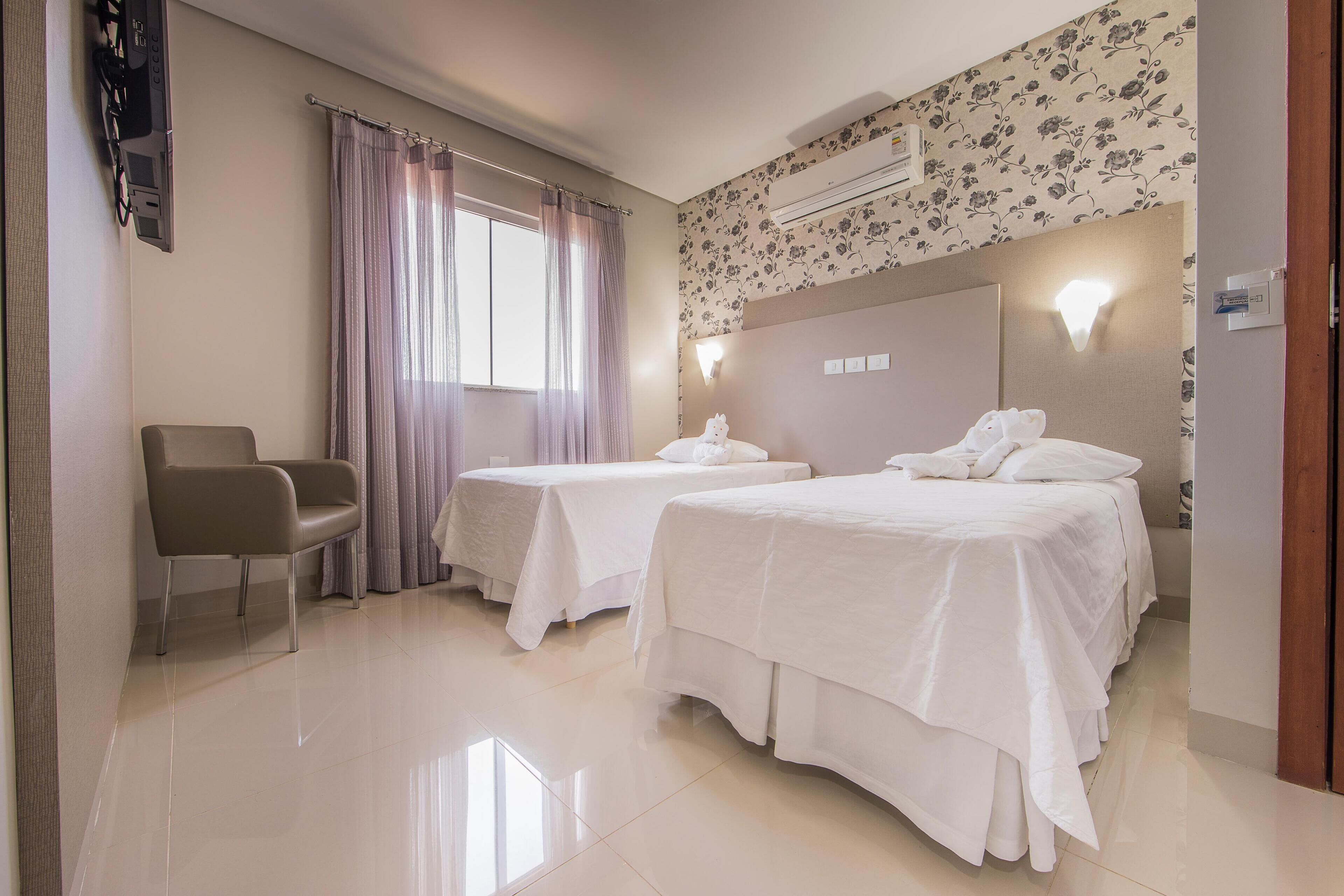 Minibar, caja fuerte, escritorio y wifi gratis