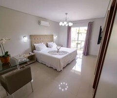 Minibar, caja de seguridad en la habitación, escritorio y wifi gratis